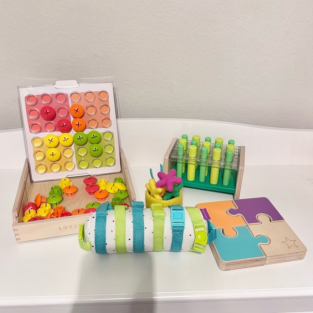 Lovevery The Companion Play Kit Months 22, 23, 24
